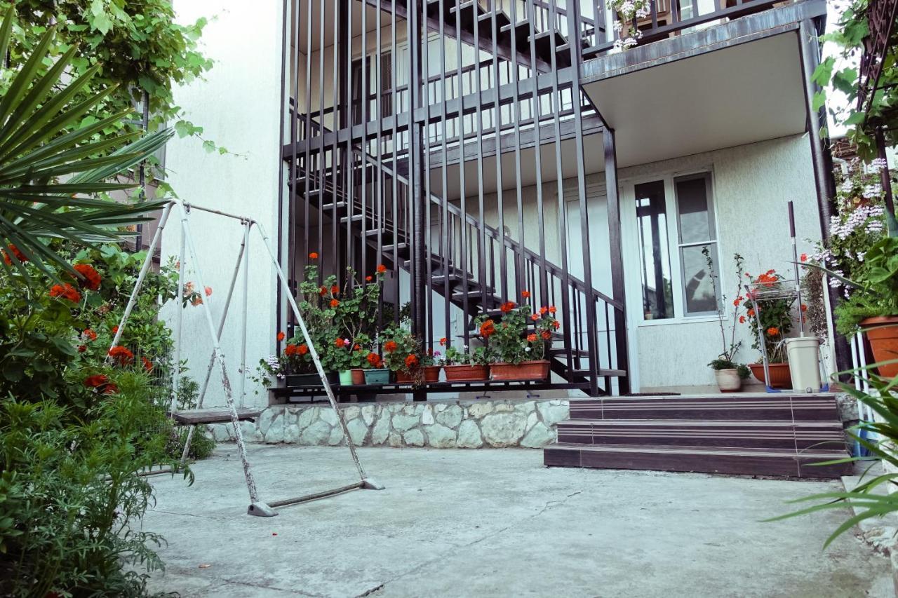 Гостевой Дом Летний Сад Soechoemi Buitenkant foto